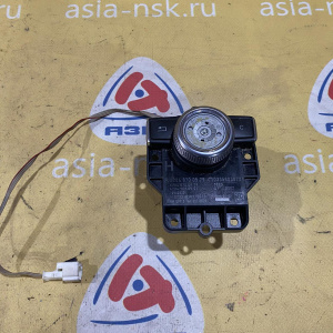 Блок управления магнитолой Mercedes C-Class W204 '2010 джойстик мультимедия (отклеивается заглушки по центру) A2048700579