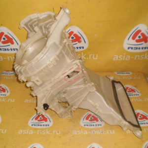 Корпус печки Toyota NHP10 Aqua (голый) Дефект 87010-52E70