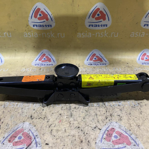 Домкрат Mercedes 1500kg A6395800218 Viano W639