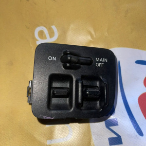 Пульт стеклоподъемника HONDA Stepwgn RF1/RF2 одна фишка