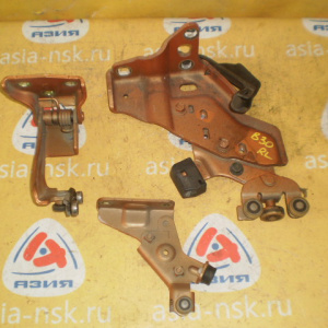 Ролик двери Nissan Lafesta B30 зад, лев (3 части)