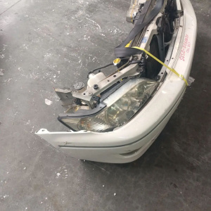 Ноускат Toyota Vista SV50 '2000-2002 a/t дефект крепления правой фары ф.32-174 хром