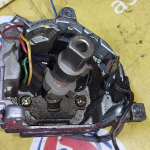 Корпус трамблера / Датчик коленвала TOYOTA 4A 5A 7A только 2 эл. магнита в нижней части ( 4+2 конт. трамблёр )