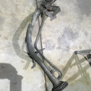 Заливная труба топливного бака Nissan Pulsar N15