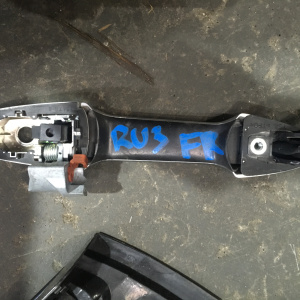 Ручка двери Honda Vezel RU3/RU4 перед, прав (с кнопкой) 72140-T7A-J01