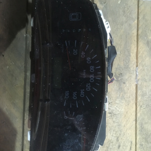 Панель приборов Toyota Raum EXZ10 дефект корпуса 83800-46030