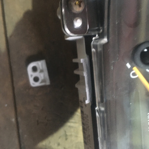 Панель приборов Toyota Vista SV40 дефект крепления 83100-32611