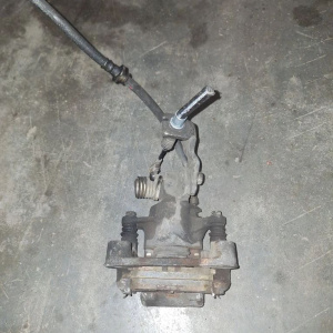 Суппорт NISSAN N15/B15/R11 зад, прав