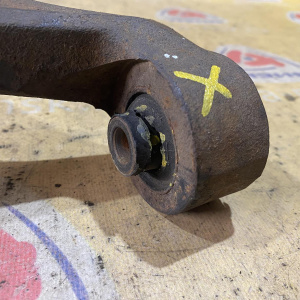 Рычаг Hyundai CM/BM Santa Fe '2006-2009 зад, лев в дефект сайлентблока