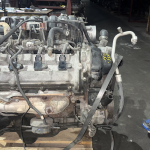 Двигатель Toyota 2UZ-FE-1035374 БЕЗ НАВЕСНОГО Hilux Surf UZN215 '2005- VVTI