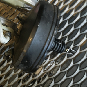 Главный тормозной цилиндр Toyota NZE121 Corolla Spacio +вакуумник