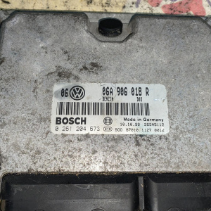 Блок управления двс Volkswagen Golf 4 1J1 AGU '1998 1.8T 5MT 06A906018R