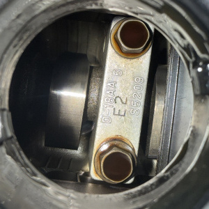 Двигатель Mazda LF-VE-11217255 шуп в головке пластик Mazda3