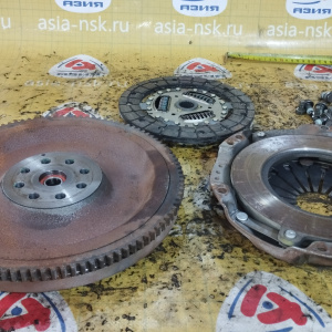 Маховик Suzuki M13A Jimny JB43W m/t 10 т.км + корзина 2210081A00 + диск 2240083050 ( с выемкой под диск )( диск 190 мм. ) 1262080A00