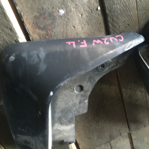 Брызговик Mitsubishi Airtrek CU2W перед, лев MZ531250