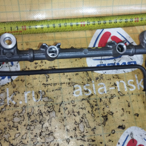 Топливная рейка Toyota 3S-FE Town Ace Noah SR40/SR50 + 1 регуляторы давления 23280-74180 ( на 2 болта ) 23814-74110 + 23802-74090