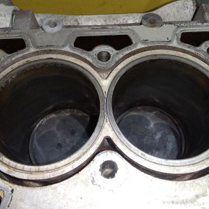 Блок цилиндров Opel Zafira B LCH/Z22YH-11717447 2.2L с поршневой 90537806 A05 '2007