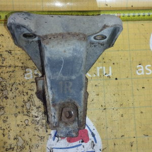 Крепление подушки ДВС Nissan/Infiniti VK56-VD Patrol#QX80 Y62/Z62 4WD a/t перед, прав ( 1R ) 11232-1LA0A