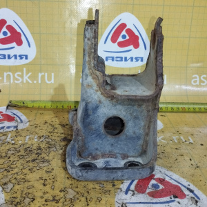 Крепление подушки ДВС Nissan/Infiniti VK56-VD Patrol#QX80 Y62/Z62 4WD a/t перед, прав ( 1R ) 11232-1LA0A