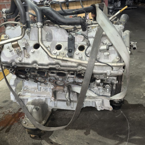 Двигатель Toyota 1URFE-7084610 БЕЗ НАВЕСНОГО Tundra UPK50