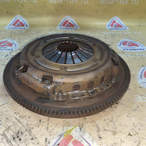 Маховик Smart M135 Forfour W454 '2004 с корзиной и диском A1352500104