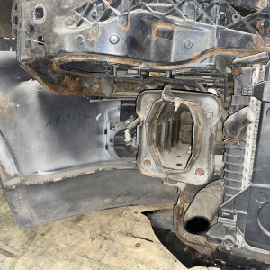 Ноускат Ford Focus C-MAX C214/CAP 1.6L галоген, под омыватели фар (ржавчина, сломан вентилятор)