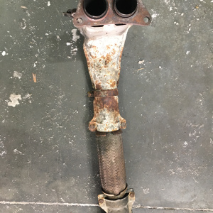 Глушитель NISSAN Bluebird HU14 SR20VE Передняя часть с катализатором