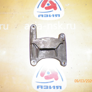 Кронштейн привода Nissan MR20 Dualis/Qashqai J10/T31 2WD m/t CVT перед, прав 39780-JD20B