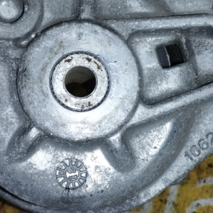 Натяжитель приводного ремня Toyota/Lexus 1UR-FE/3UR Land Cruiser/Tundra#LX570/GX460 URJ150/URJ200/UPK50 16620-0S010 / 16620-0S011 / 16620-0S012