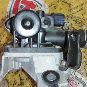 Клапан ЕГР Toyota/Lexus 25701-38100 Land Cruiser/Tundra#GX460 URJ150/URJ200/UPK50 1UR-FE R + трубки 17363-38020 + 17341-38050