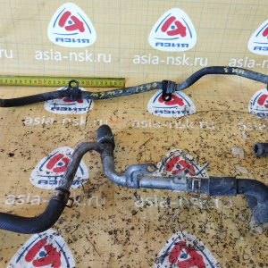 Трубка Mitsubishi 2922A239 + 2922A244 Outlander CW6W 6B31 4WD a/t крепится сверху и снизу на КПП ( на теплообменник кпп )