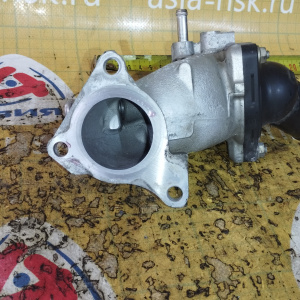 Корпус термостата Toyota/Lexus 16323-38050 + 16031-38010 Land Cruiser/Tundra#GX460 URJ150/URJ202/UPK50/UPK65 1UR-FE с корпусом