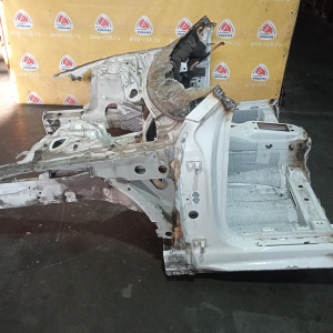 Лонжерон Audi A6 C7/4G2 '2014 Правый руль, передняя часть авто LS9R