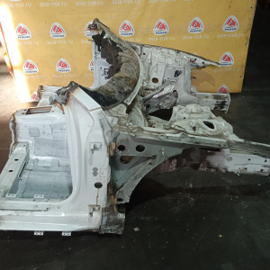 Лонжерон Audi A6 C7/4G2 '2014 Правый руль, передняя часть авто LS9R
