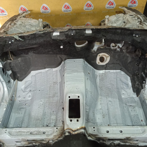 Лонжерон Audi A6 C7/4G2 '2014 Правый руль, передняя часть авто LS9R