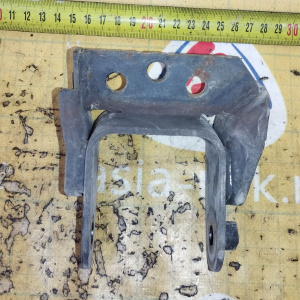 Крепление подушки ДВС Suzuki K6A Alto HA24S 2WD/4WD акпп=мкпп перед, прав 1164058J00