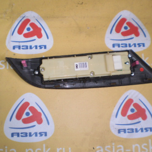 Пульт стеклоподъемника Lexus RX450h GYL15W '2009-2015 перед, прав RHD 84040-48190