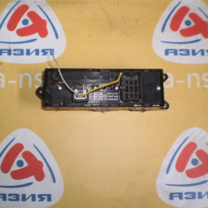 Пульт стеклоподъемника MITSUBISHI Outlander GG2W/GF7W перед, прав RHD (без обрамления) 8608A248