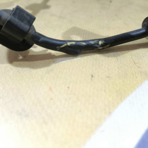 Датчик ABS Toyota Ractis/Vitz/Belta/ist KSP90/NCP100/NCP110/NCP115/NCP91/NCP95/SCP100/SCP90/SCP92 перед, прав ОБРЕЗАНА ФИШКА 89542-52030