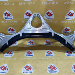 Распорка на стойки Audi 4G0805645B A7 C7/4GA CGW '2011 3.0L