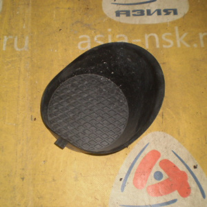 Заглушка в бампер Toyota Tundra USK56 (XK50) '2006-2013 R F 52127-0C050