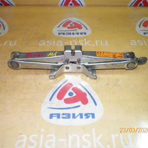 Домкрат Nissan Bluebird Y11/W11/Y34/M12/V35/B30/M35/F50/J31/J32 99550-AG000. 99550-AL500. 99550-AL56C. 99550-AR100. 99550-WD200 (X5). 950 кг.