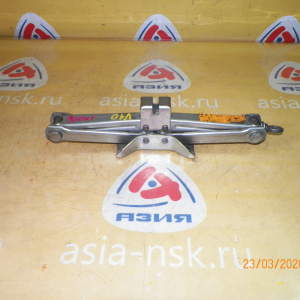 Домкрат Nissan Cefiro V10/Y11/W11/U14/QNG10/A32/A33/P11/P12/S15/B15 99550-2Y000. 99550-31U00 (E1). 900 кг.