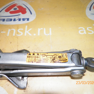 Домкрат Nissan Cefiro V10/Y11/W11/U14/QNG10/A32/A33/P11/P12/S15/B15 99550-2Y000. 99550-31U00 (E1). 900 кг.