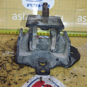 Подушка двигателя Mazda WL-AT BT-50 UN8F1 4WD m/t зад. ДЕФЕКТ R AB39-7E373-N / V1MYA