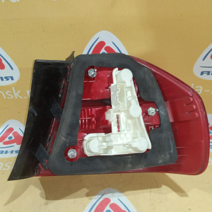 Стоп BMW 3-Series E90 '2004-2008 L скол на стекле 63216937457