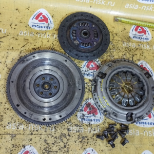 Маховик Honda D17A1/D17Z1 Civic/Stream m/t ДЕФЕКТ + корзина (диаметр диска 210-212 мм.)
