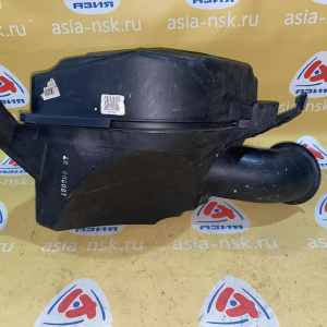 Корпус воздушного фильтра Cadillac SRX GMT265 LY7/3H 3.6L 15812948 '2007