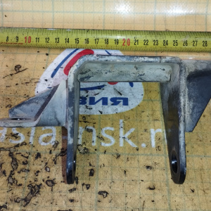 Крепление подушки ДВС Toyota 5A-FE Carina AT212 2WD a/t A240L перед, лев ( J ) 12325-15070