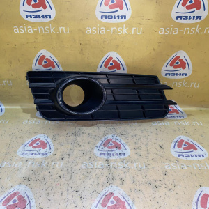 Накладка на бампер Audi A7 C7/4GA '2011 R 4G8807682A